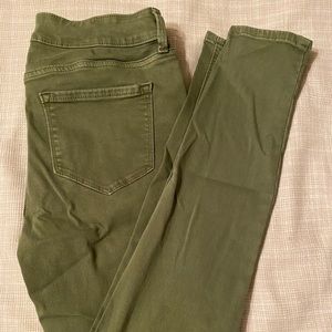 Olive Old Navy Rockstar size 6